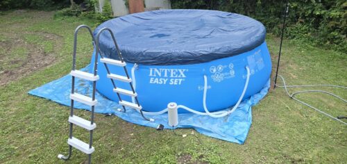 Intex 28167EH Easy Set Inflatable Pool Set – 15ft (4.57m) x 48in (122cm) Round Above Ground Pool with 1,000 GPH Pump, Ladder, Cover & Ground Cloth – 3,736 Gallon (14,141L) Capacity – 3-Ply PVC photo review